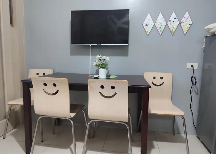 Staycation Infront Of Moa Residences Tower A Near Dfa Macapagal, Nu Moa, Picc, World Trade, Star City, Ayala Mall, Parqal Mall, Naia 1,2,3 Apartment *
